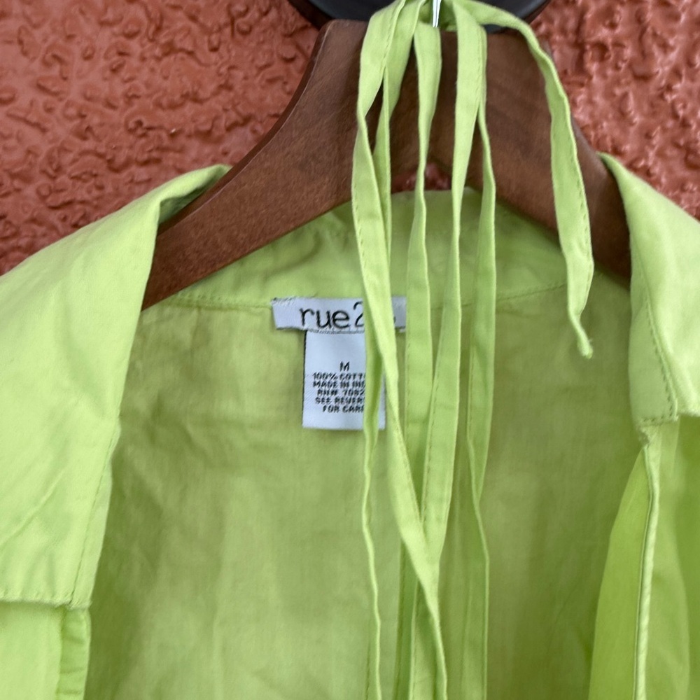 Rue21 Collared Cropped Tie Around Crop Top Size Medium Lime Green St Patty’s Day - Picture 2 of 4